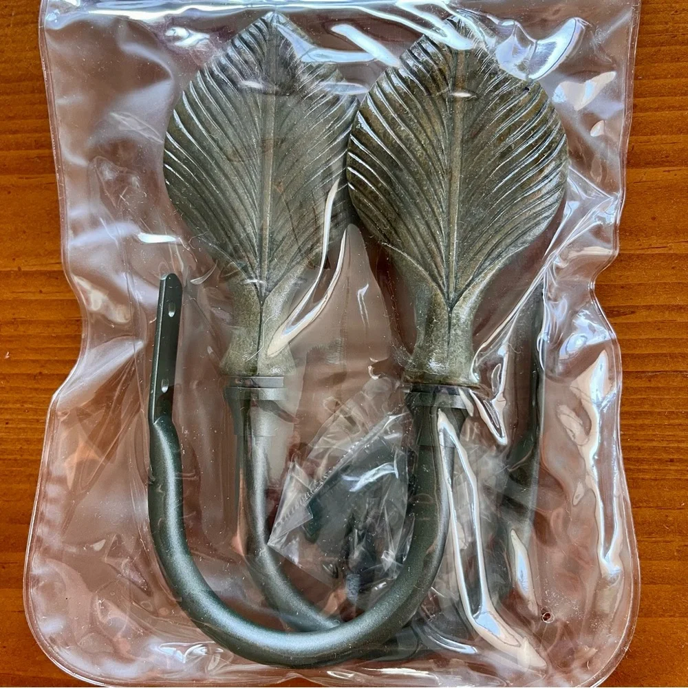 Palm Leaf Drapery Complete Holdback Set